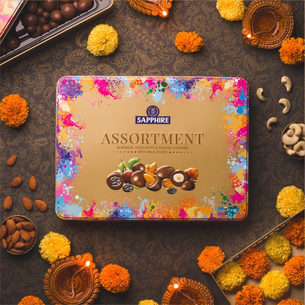 Assortment - Almonds, Raisins, Hazelnuts covered in Milk Chocolate 300 ...