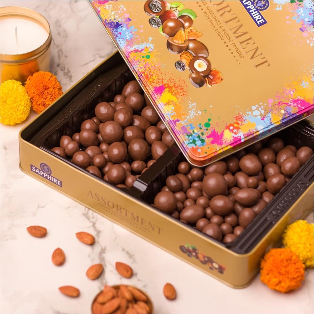 Assortment - Almonds, Raisins, Hazelnuts covered in Milk Chocolate 300 ...
